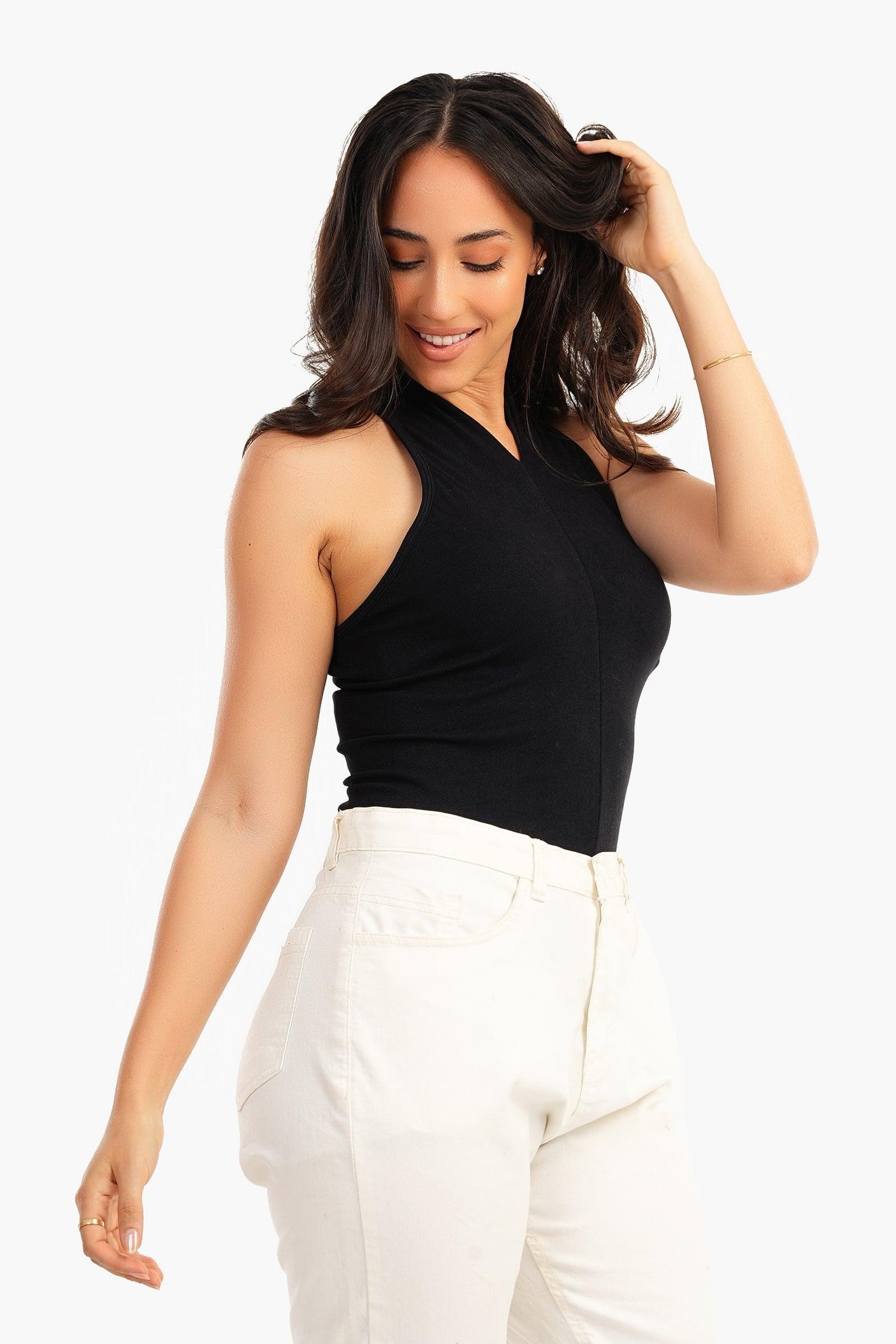 كارينا - توب بكم برقبة عالية وفتحة