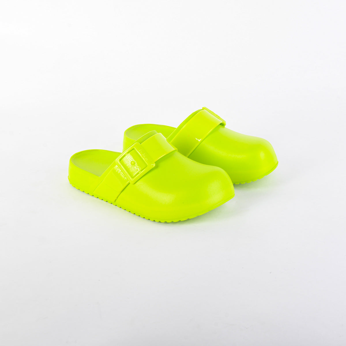 كيكس شو - كلوج سيليكون مريح مزين بإبزيم غلق