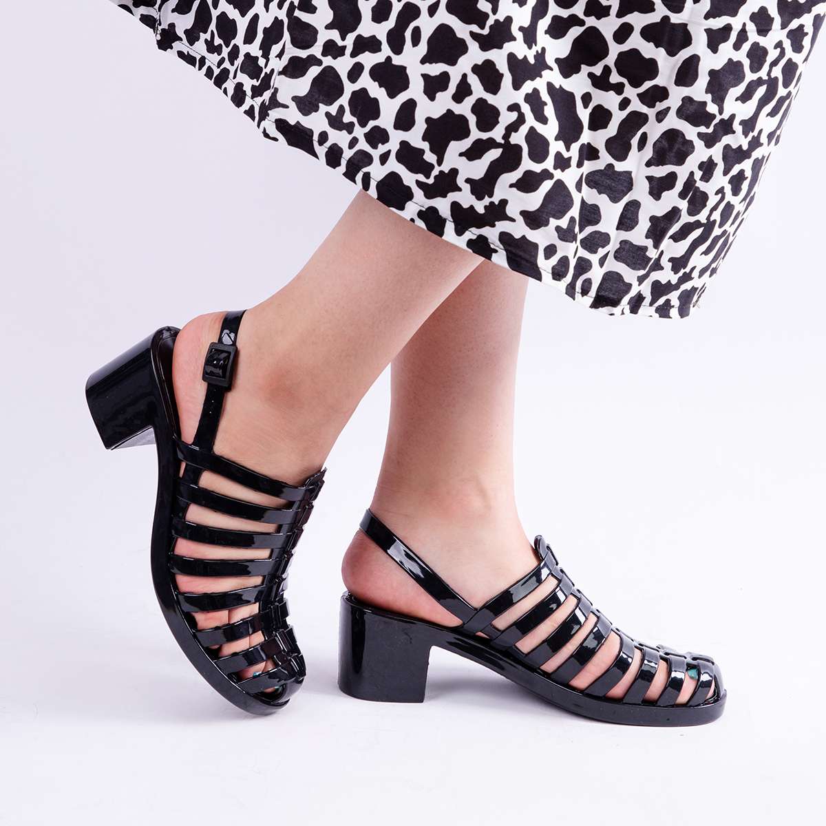 سلبير بكعب عالي للنساء