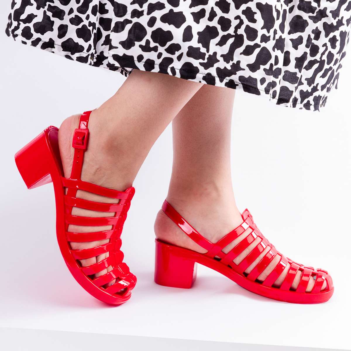 سلبير بكعب عالي للنساء