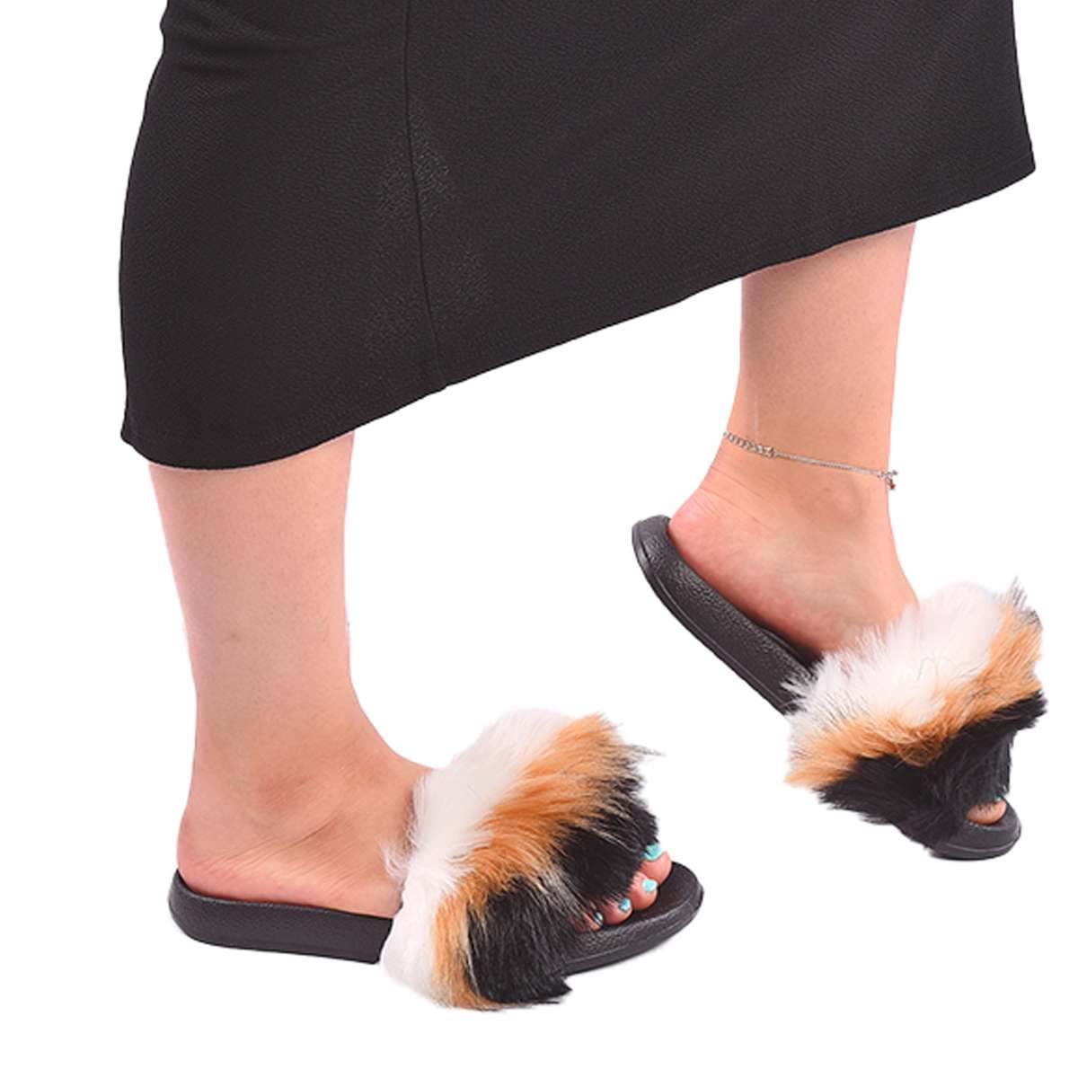 شبشب نسائي من الفرو مفتوح من الأمام