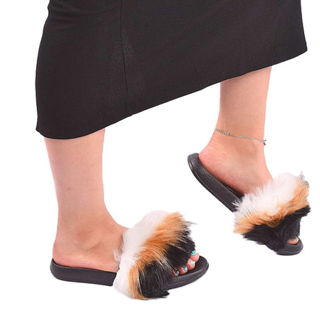 شبشب نسائي من الفرو مفتوح من الأمام