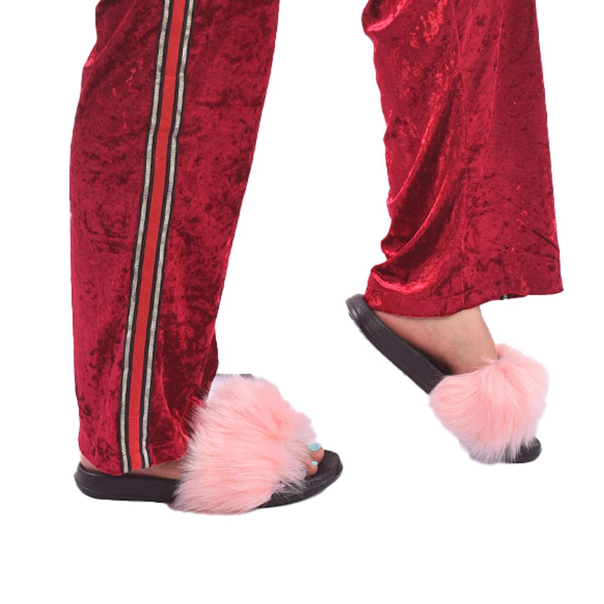 شبشب نسائي من الفرو مفتوح من الأمام