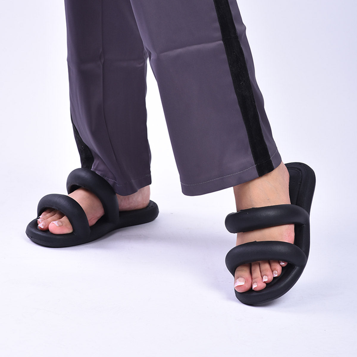 إتمني - شبشب سهل الارتداء للنساء