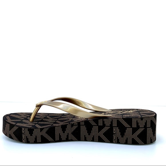 مايكل كورس - شبشب سهل الأرتداء مطبوع بشعار الماركة للنساء