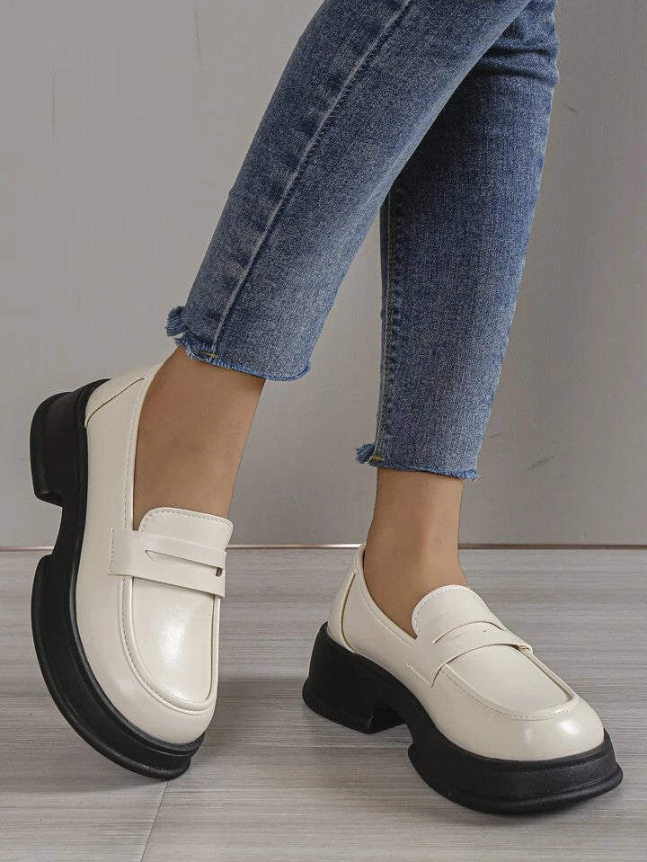 أتمني - حذاء مسطح للنساء