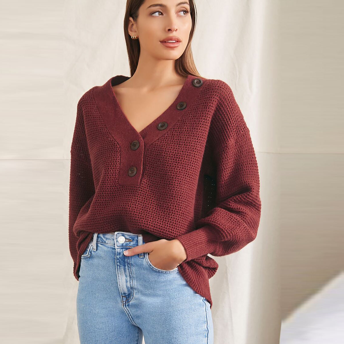 فوريفر 21 - بلوفر برقبة على شكل حرف V للنساء - يباع بواسطة اف اى جى