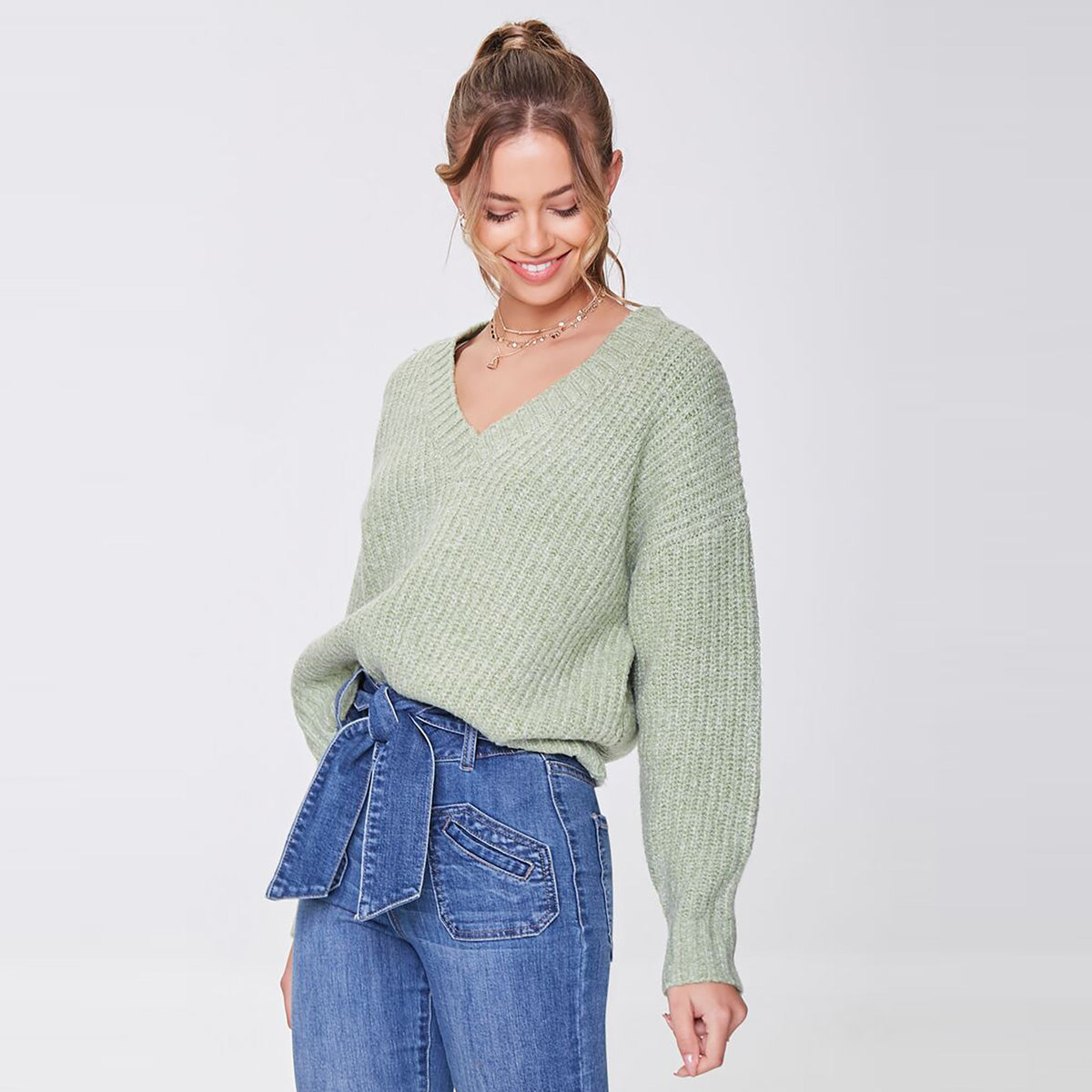 فوريفر 21 - بلوفر مخطط بفتحة رقبة على شكل حرف V للنساء - يباع بواسطة اف اى جى