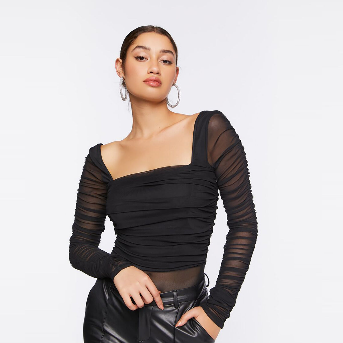 فوريفر 21 - بلوزة شفافة بأكمام طويلة للنساء - يباع بواسطة اف اى جى