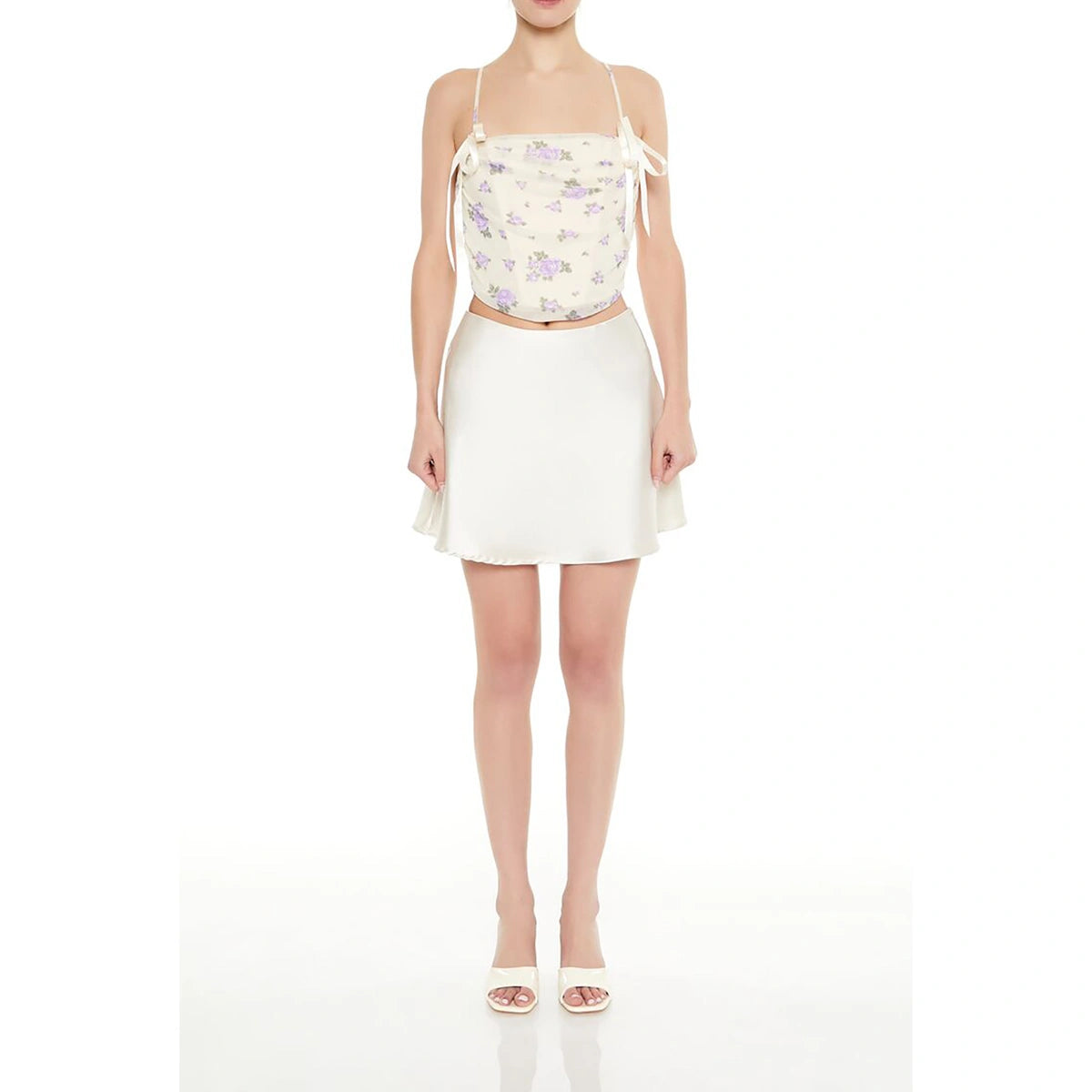 فوريفر 21 - تنورة قصيرة من الساتان على شكل حرف A - تُباع بواسطة اف اي جي