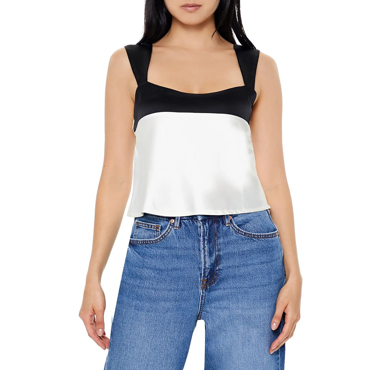 فوريفر 21 - بلوزة قصيرة من الساتان بألوان متعددة - تم بيعها بواسطة اف اي جي