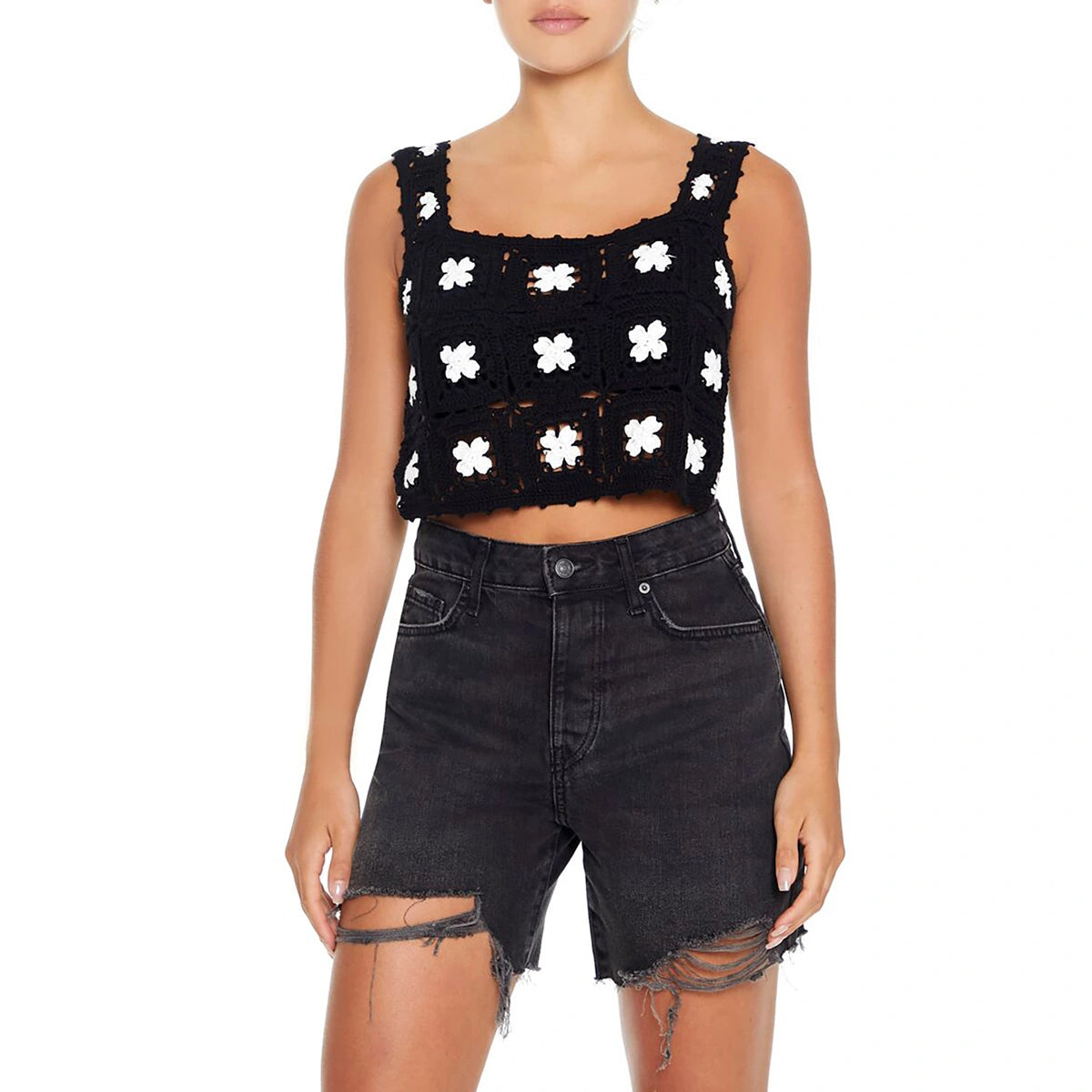 فوريفر 21 - قميص قصير منسوج بالزهور - يُباع بواسطة اف اي جي