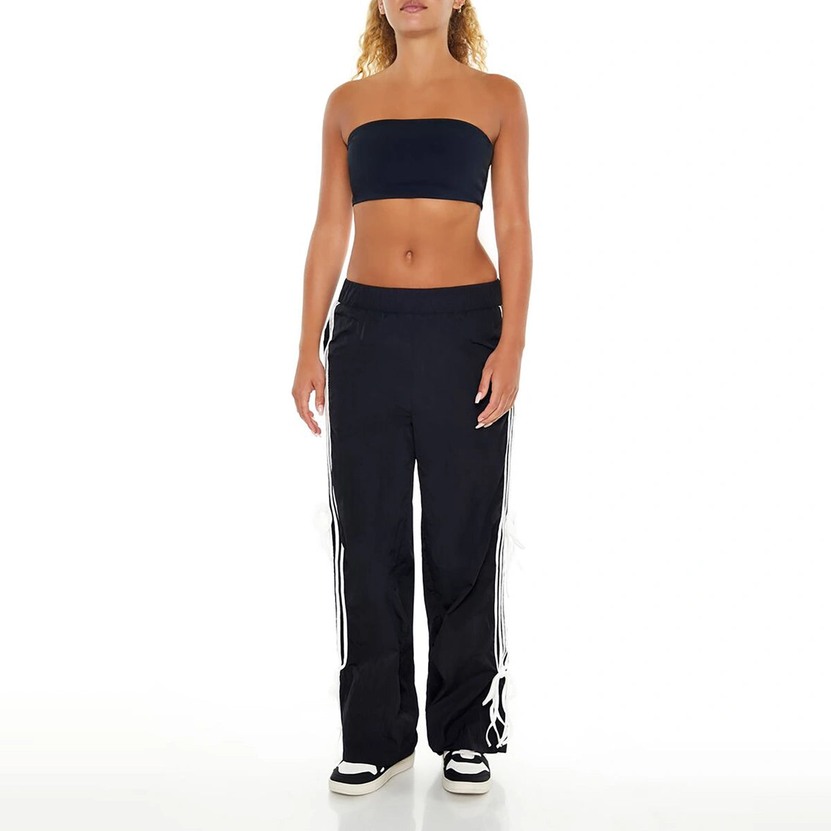 فوريفر 21 - بنطال رياضي متوسط الارتفاع مخطط بفيونكة - يُباع بواسطة اف اي جي