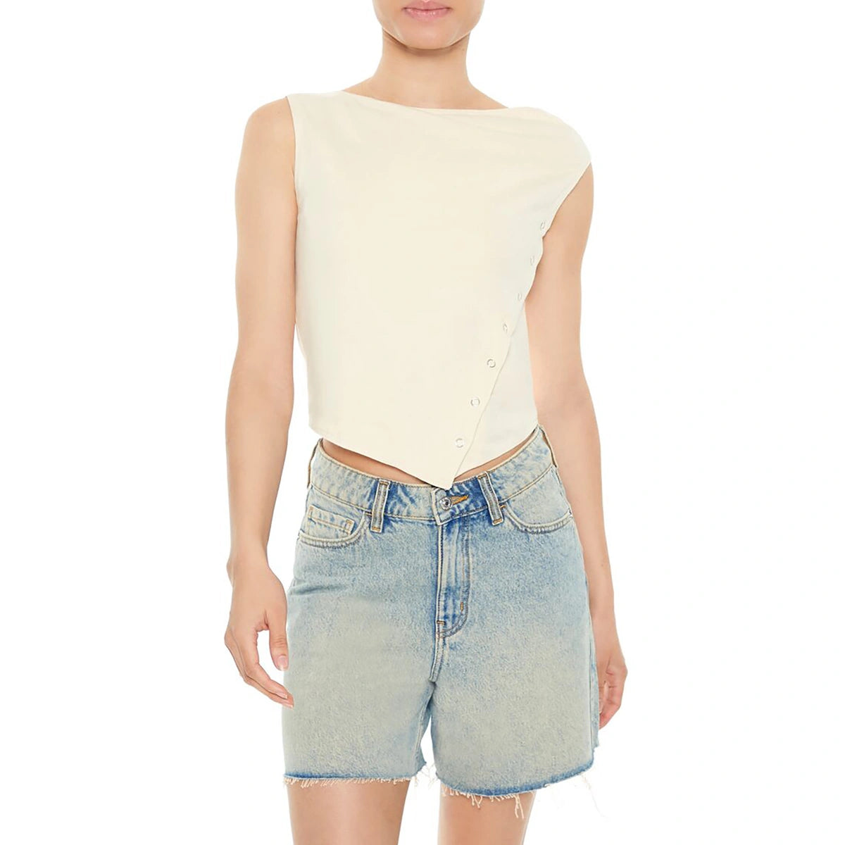 فوريفر 21 - بلوزة غير متماثلة بزر كبس - تم بيعها بواسطة اف اي جي