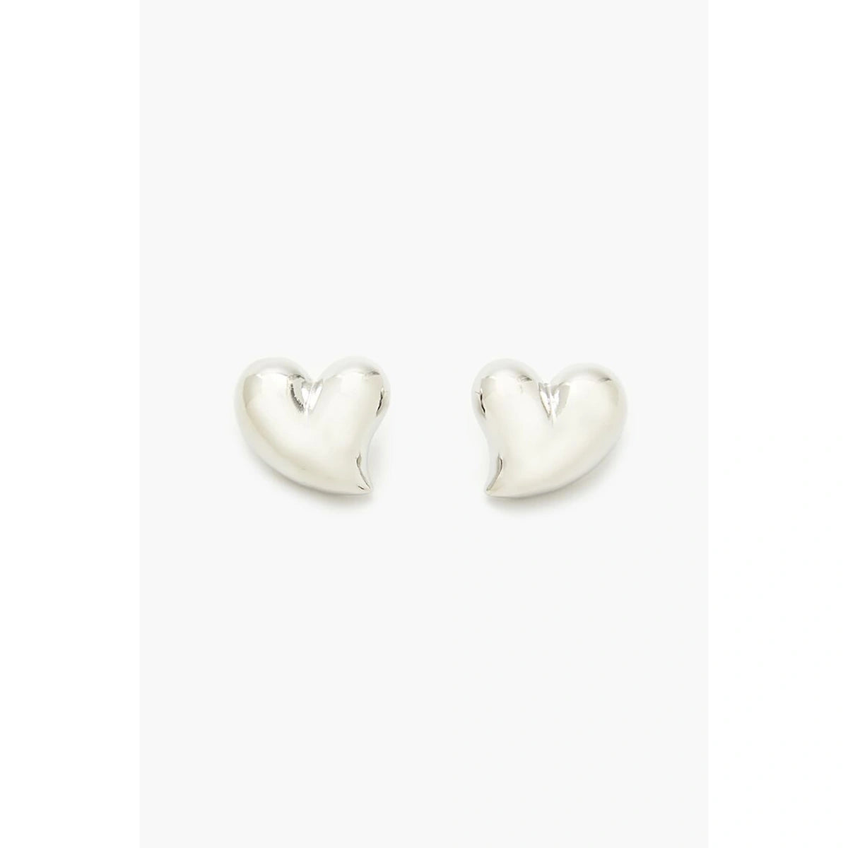 فوريفر 21 - أقراط على شكل قلب - تم بيعها بواسطة اف اي جي