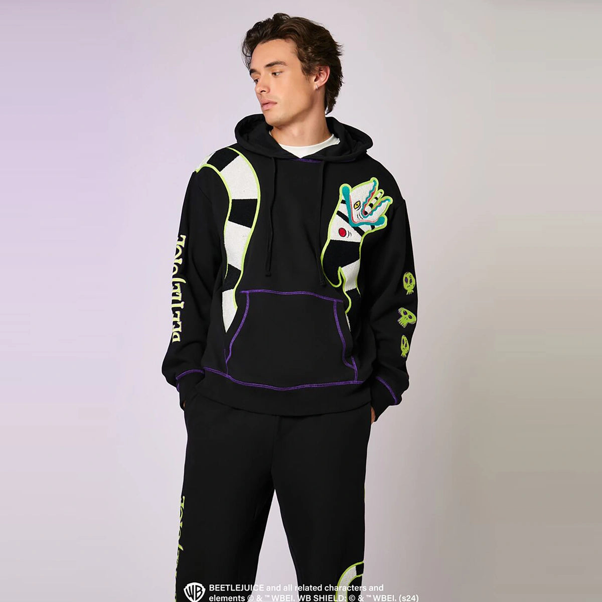 فوريفر 21 - بيتلجوس بيتلجوس ساندوورم شانيل باتش هوديي - تم بيعه بواسطة اف اي جي