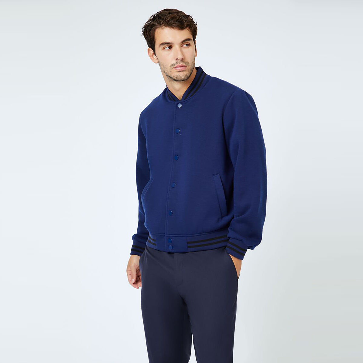 فوريفر 21 - سترة بومبر مخططة للرجال - يباع بواسطة اف اى جى