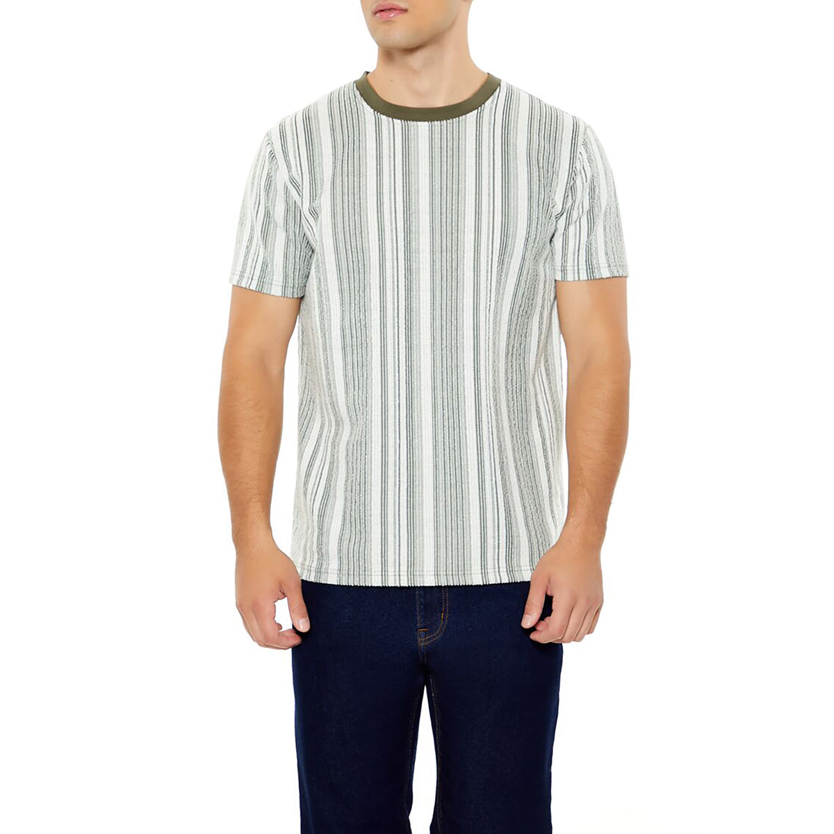 فوريفر 21 - تي شيرت مخطط للرجال - يباع بواسطة اف اى جى