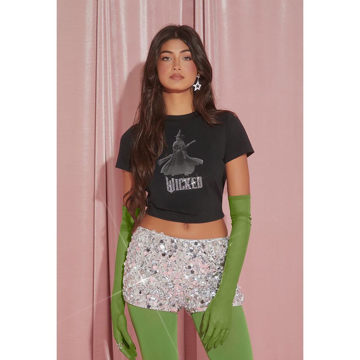 فوريفر 21 - تي شيرت مزين بأحجار الراين للنساء - يباع بواسطة اف اى جى