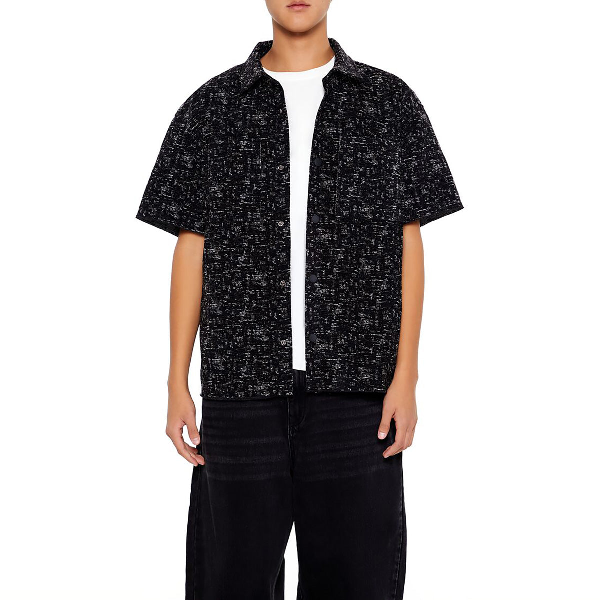 فوريفر 21 - قميص محبوك للرجال - يباع بواسطة اف اى جى