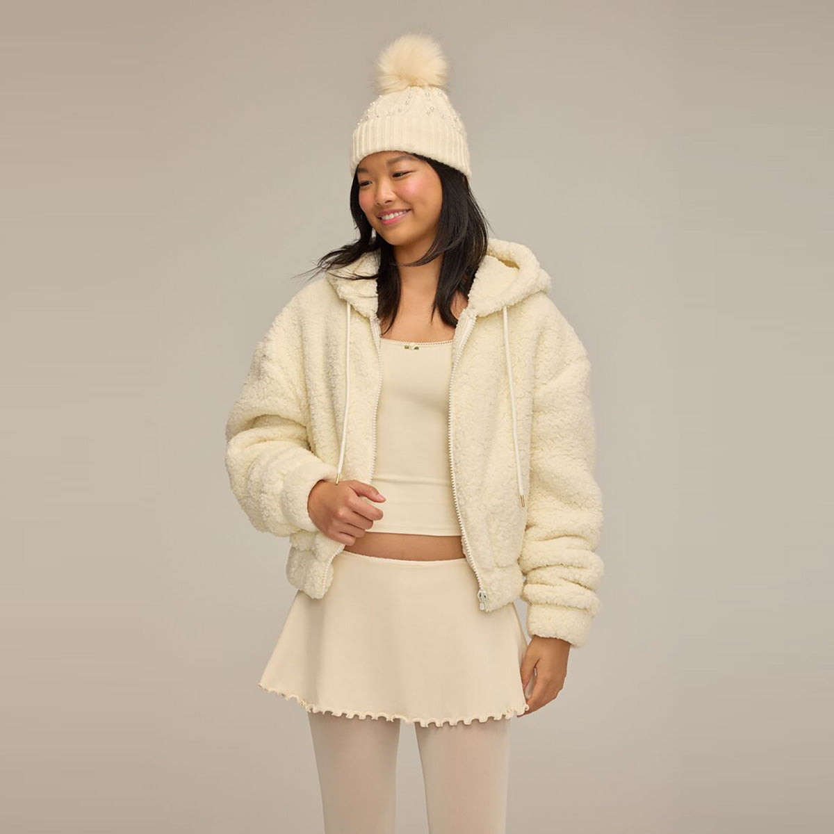 فوريفر 21 - سترة من الفرو بغطاء للرأس للنساء - يباع بواسطة اف اى جى