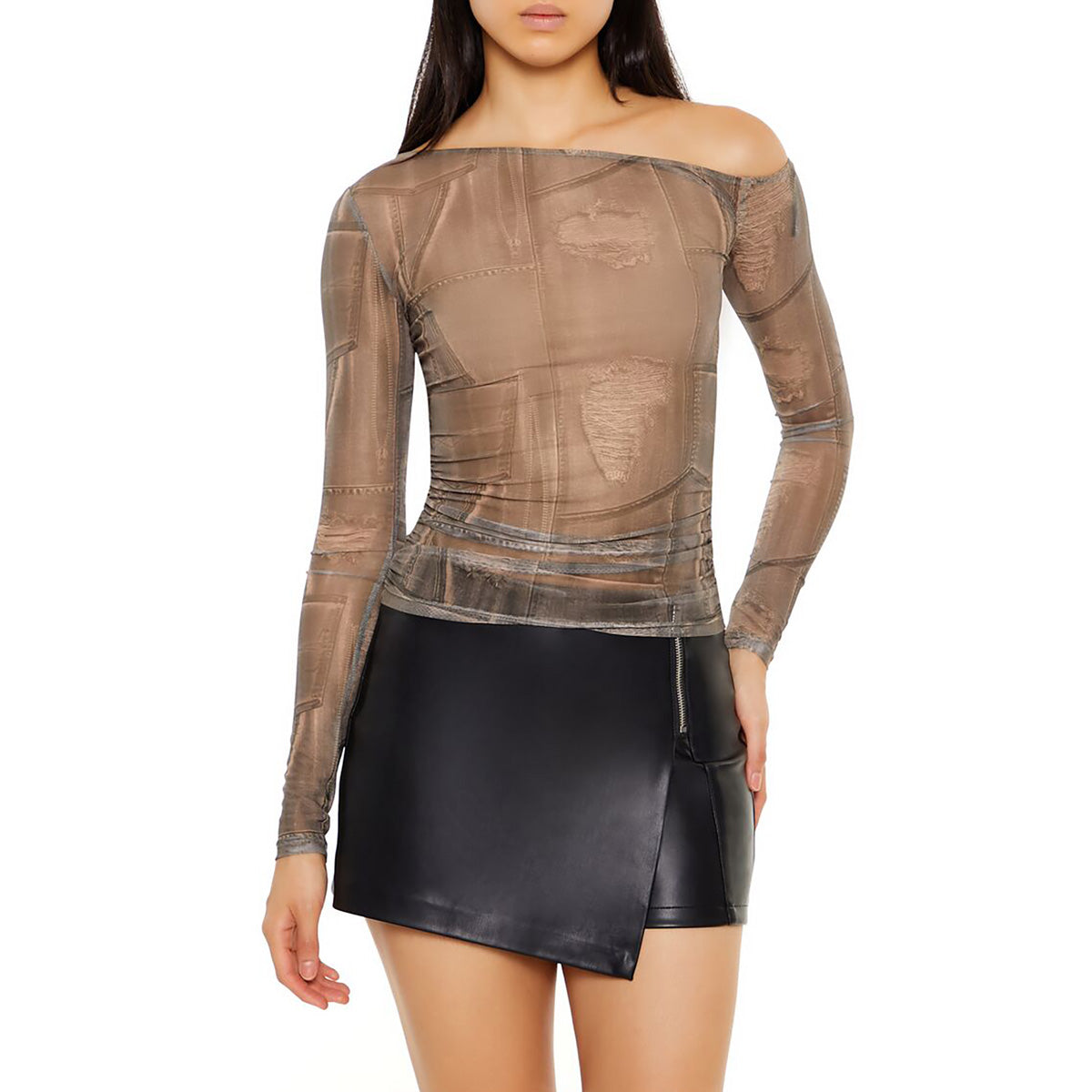 فوريفر 21 - بلوزة بكتف واحد بطبعة الدنيم للنساء - يباع بواسطة اف اى جى