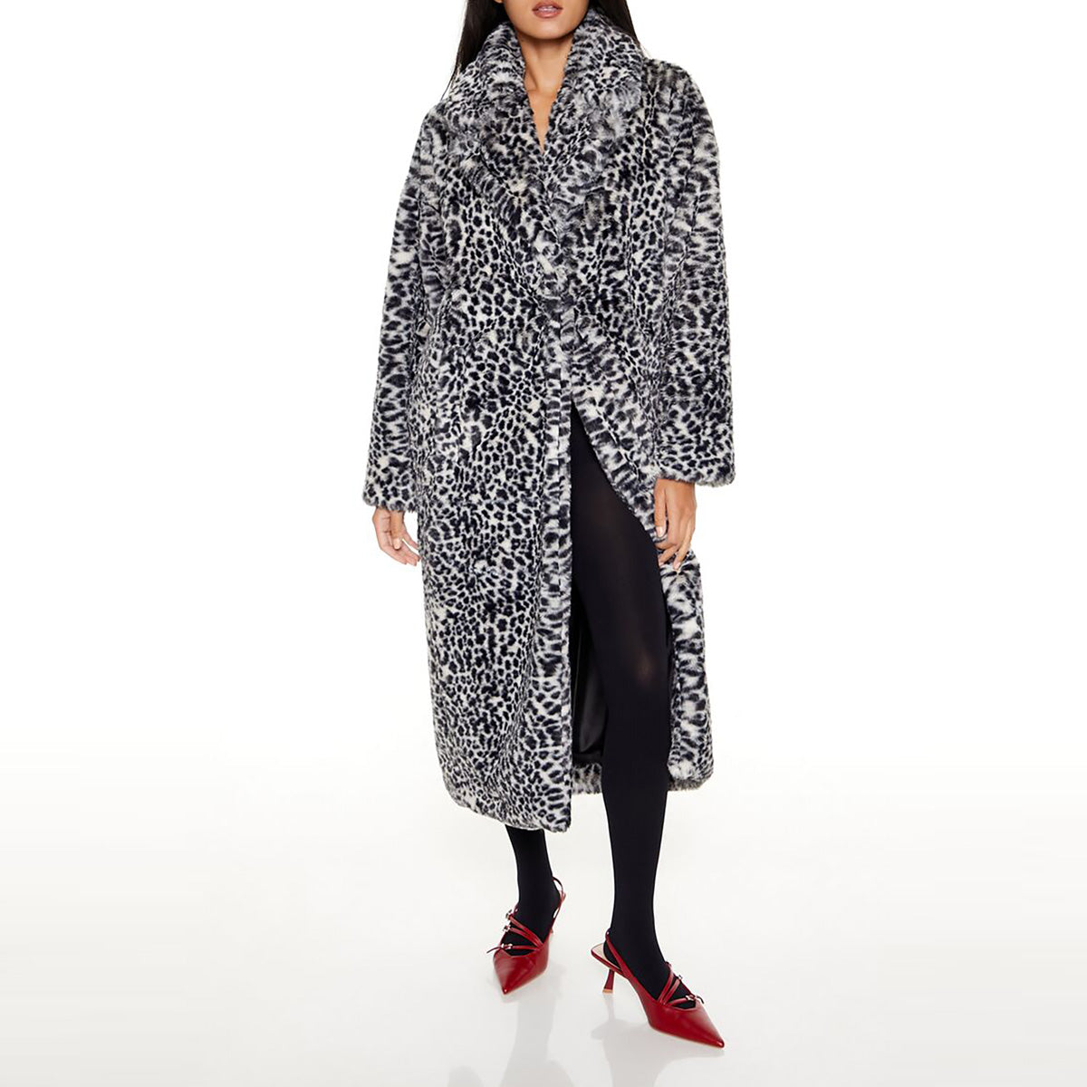 فوريفر 21 - معطف طويل من الفرو الصناعي بنقشة جلد النمر للنساء - يباع بواسطة اف اى جى