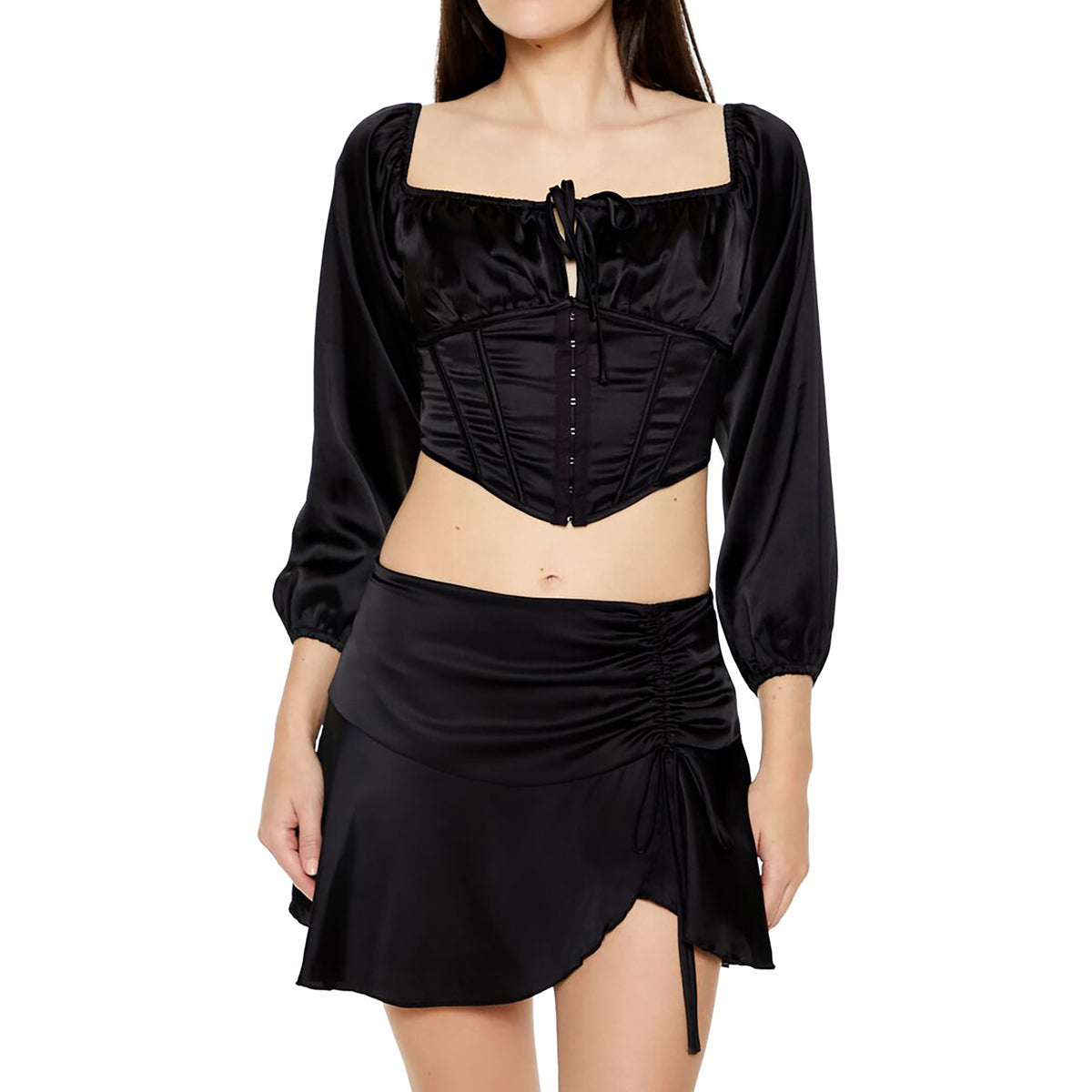فوريفر 21 - بلوزة قصيرة من الساتان للنساء - يباع بواسطة اف اى جى
