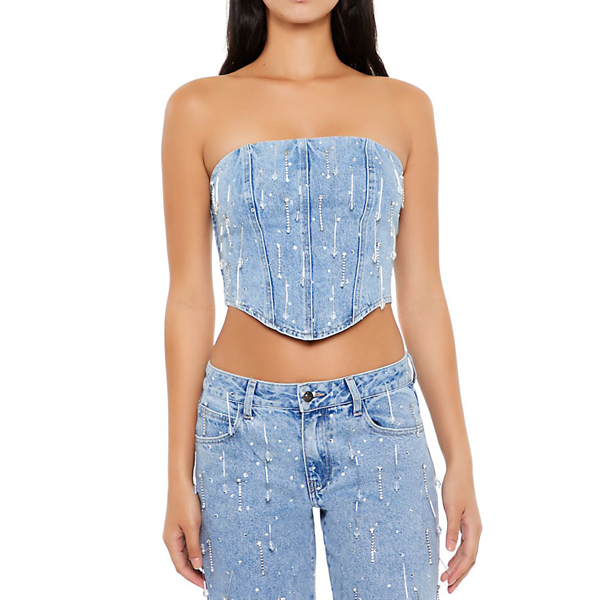 فوريفر 21 - بلوزة قصيرة من قماش الدنيم مرصعة بأحجار الراين للنساء - يباع بواسطة اف اى جى