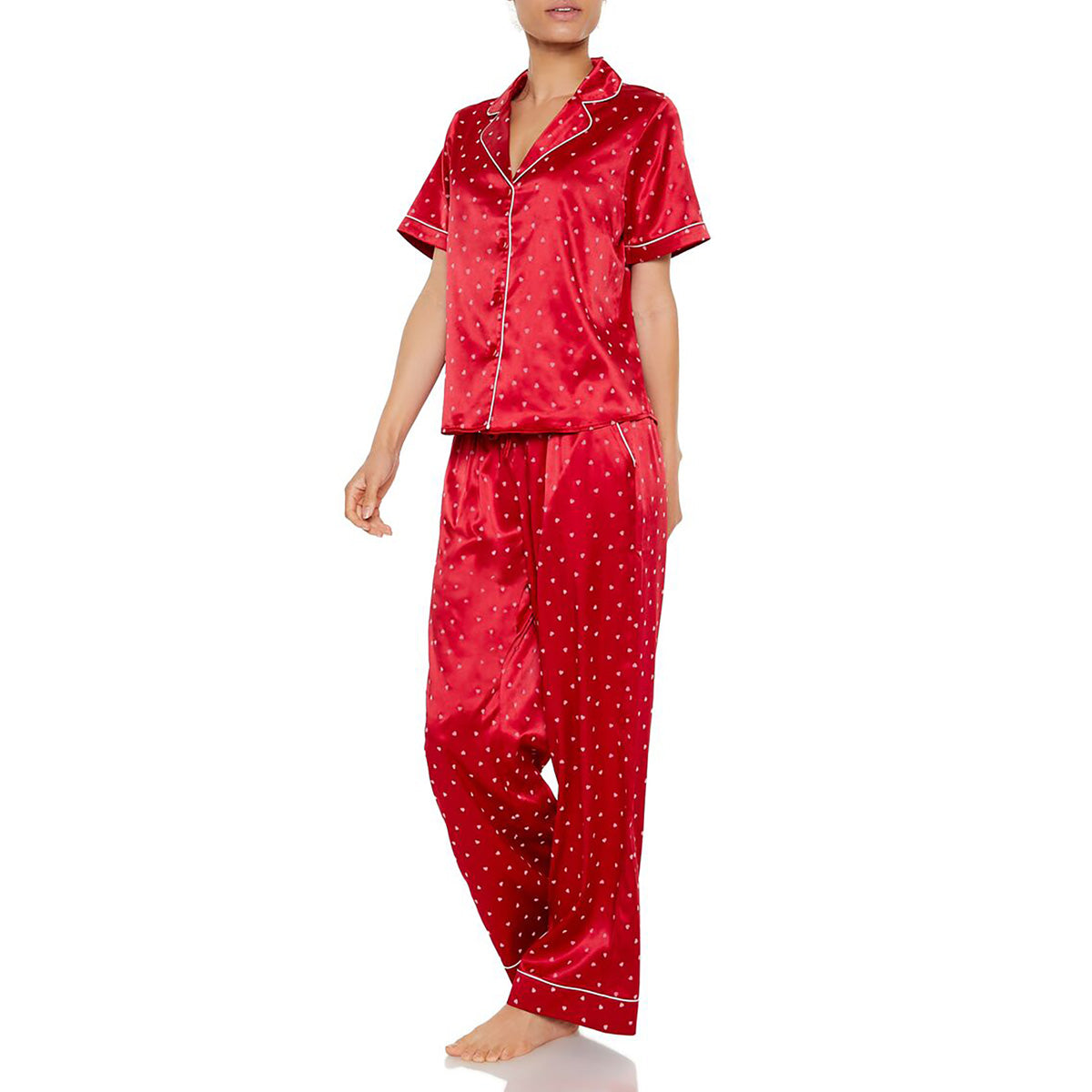 فوريفر 21 - طقم بيجامة بطبعة قلب للنساء - يباع بواسطة اف اى جى