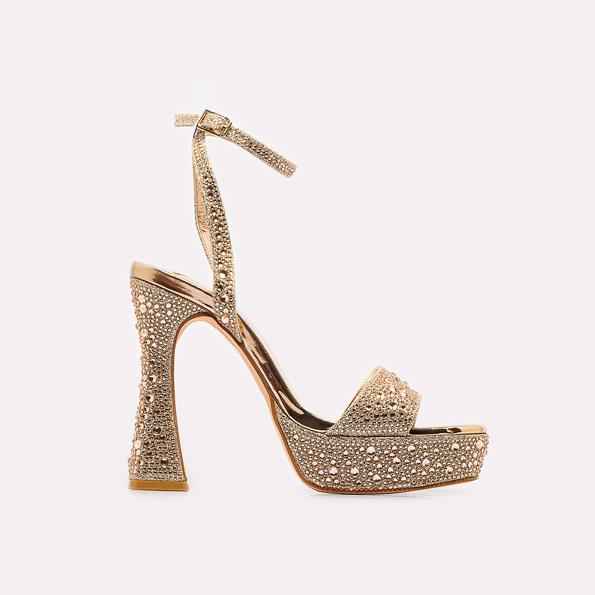 شو روم - حذاء بكعب عالي للنساء