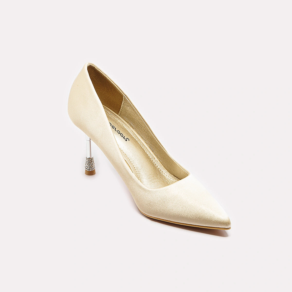 شو روم - حذاء بكعب عالي للنساء