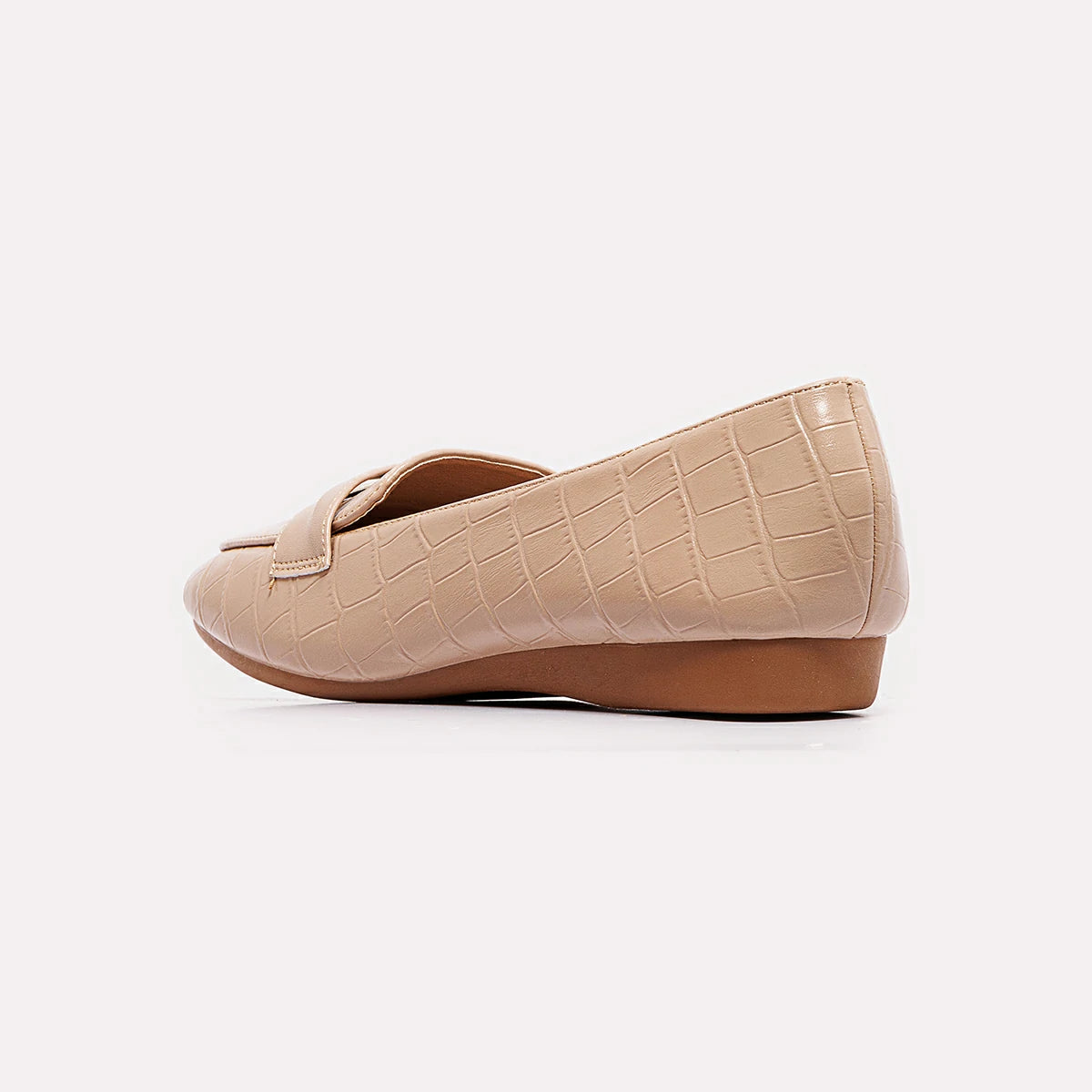 شو روم - حذاء للنساء