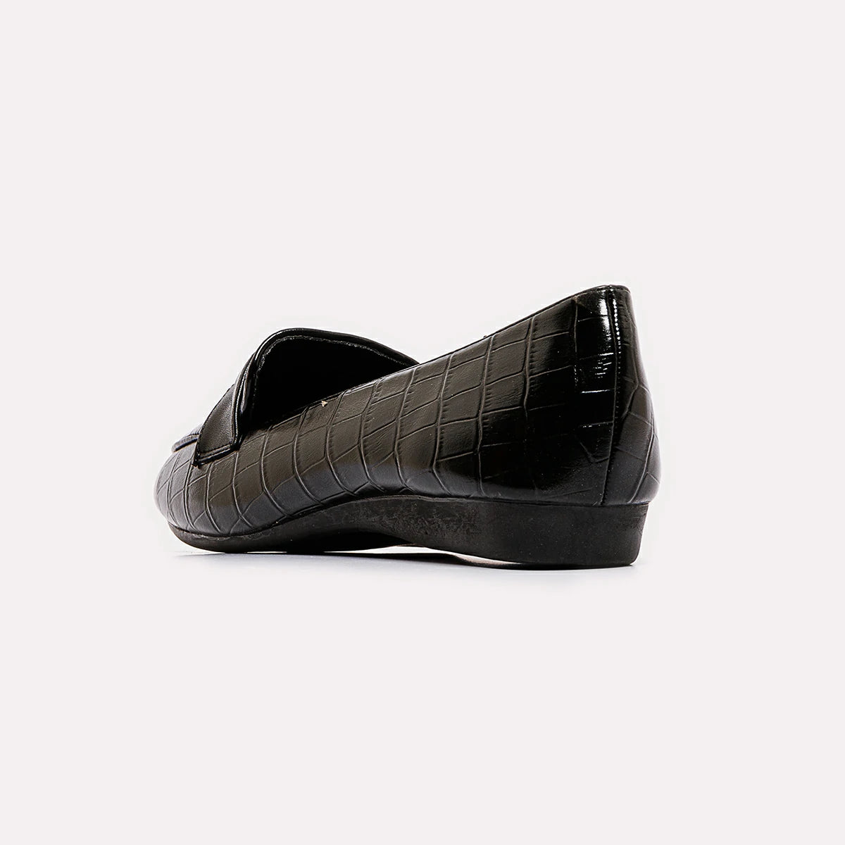 شو روم - حذاء للنساء