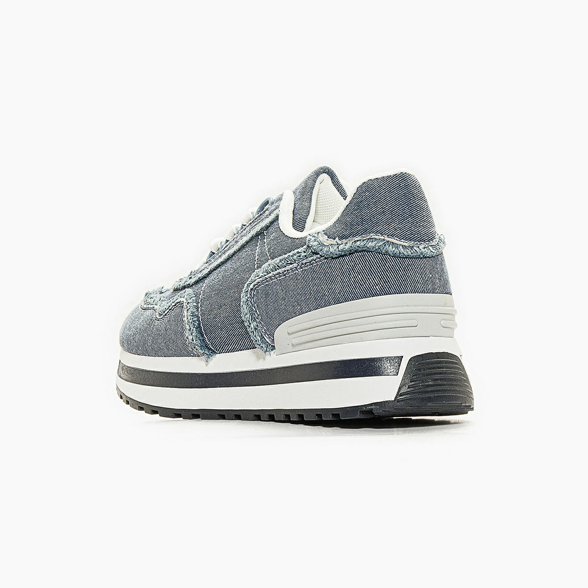 شو روم - سنيكرز للنساء