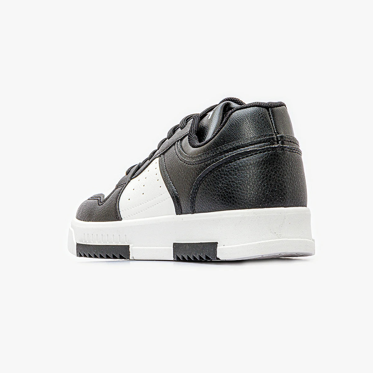 شو روم - سنيكرز للنساء