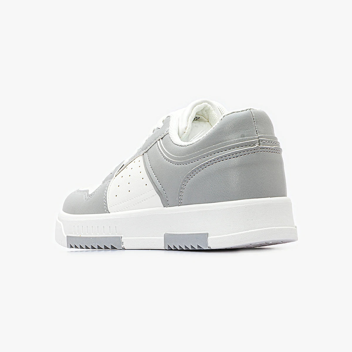 شو روم - سنيكرز للنساء