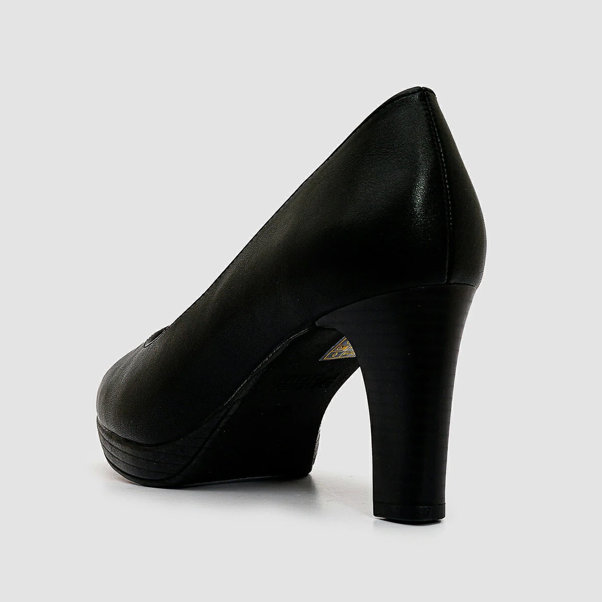 شو روم - حذاء للنساء