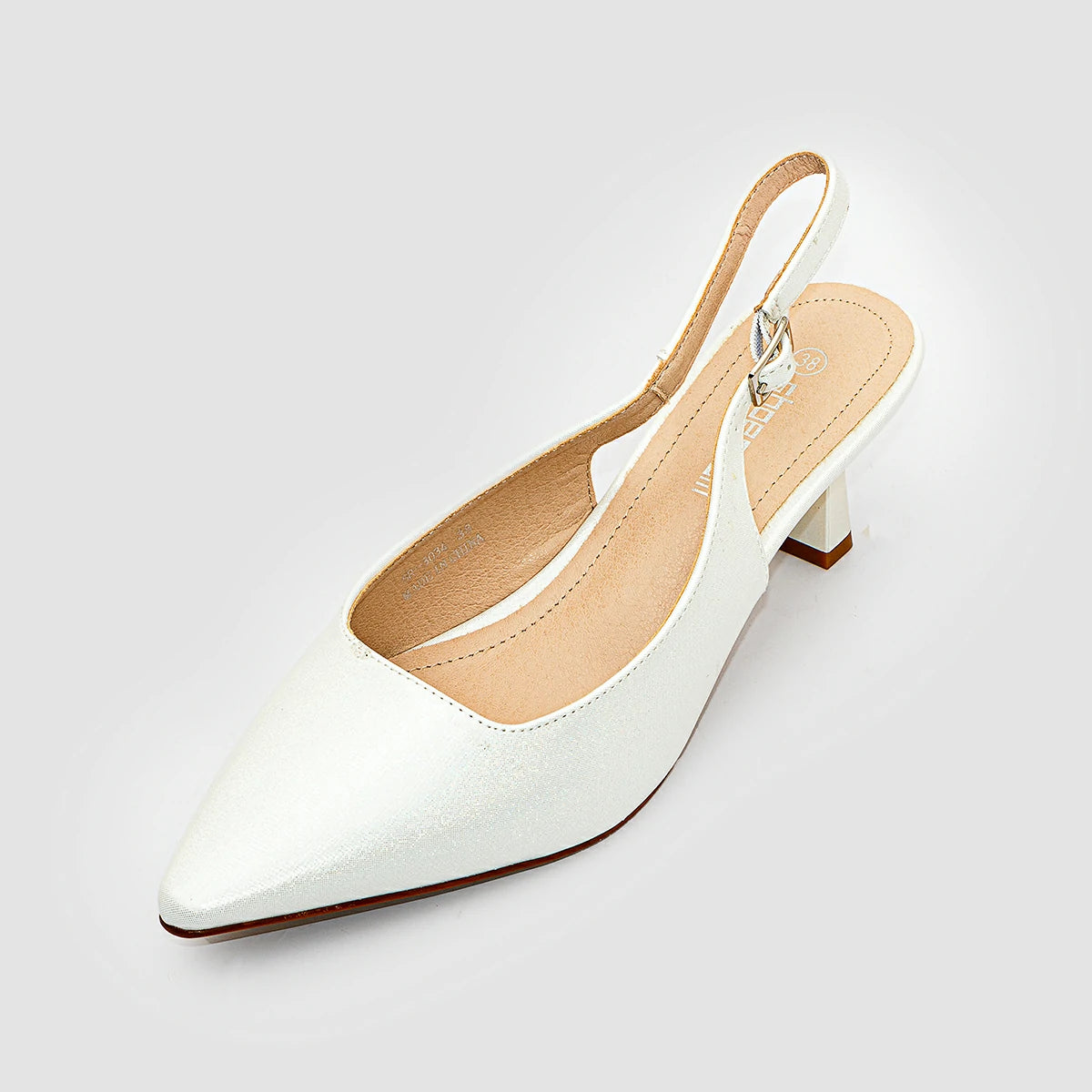 شو روم - حذاء للنساء