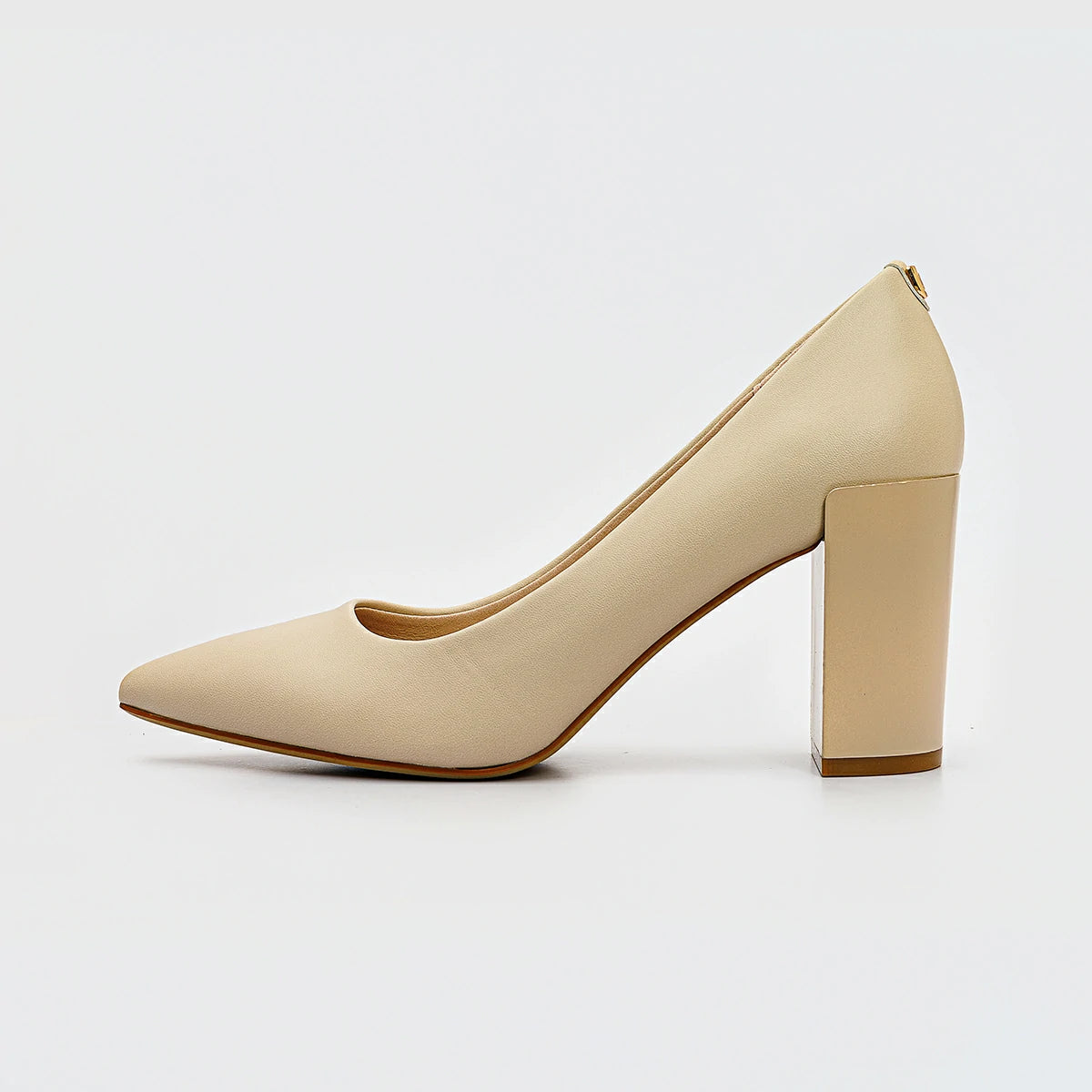 شو روم - حذاء للنساء