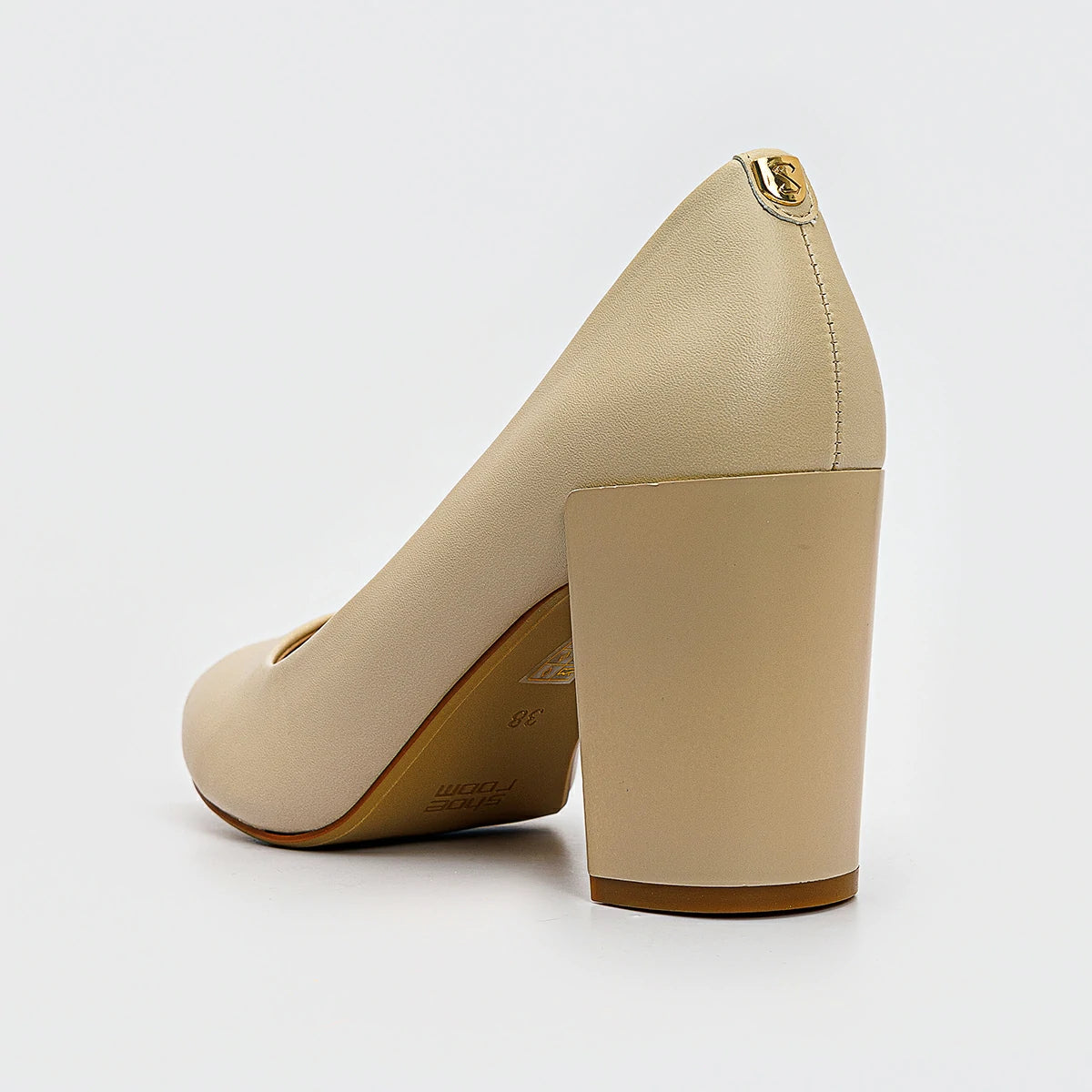 شو روم - حذاء للنساء