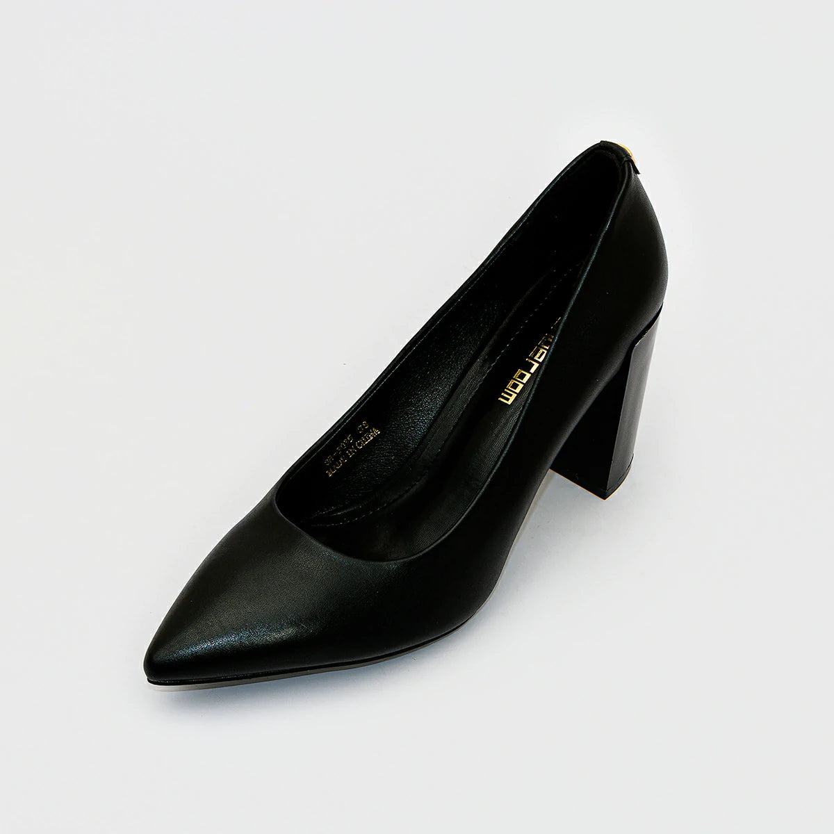 شو روم - حذاء للنساء