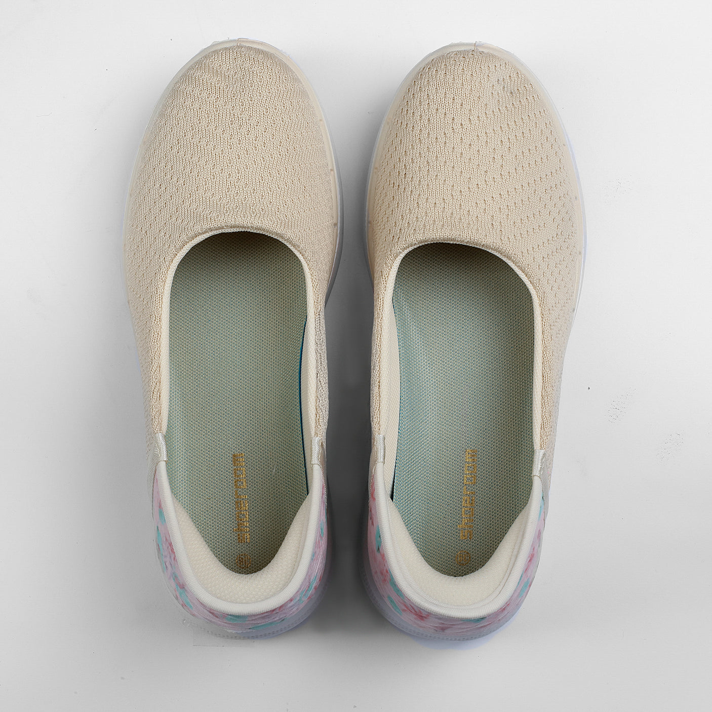 شوروم سنيكرز للنساء