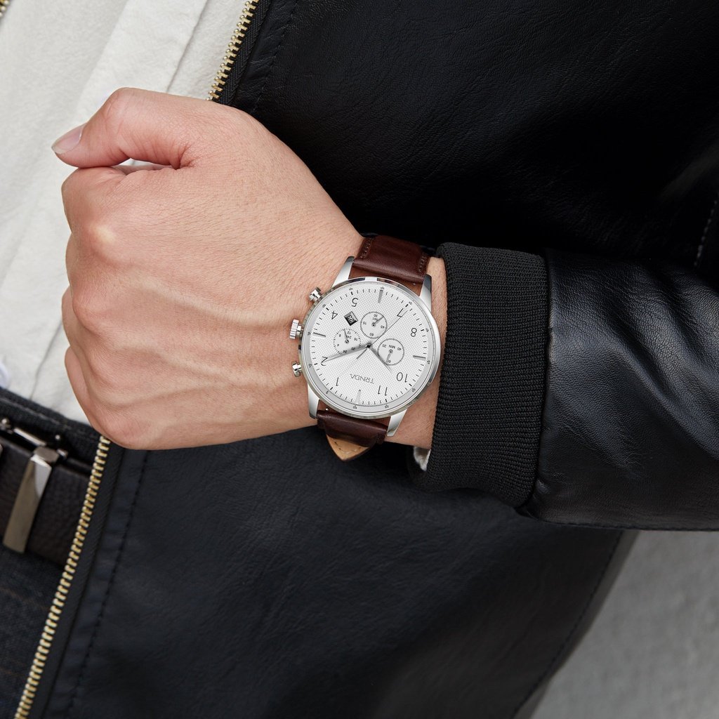 TRNDA STAINLESS STEEL CLASSIC - TIMELESS MEN'S WATCH WITH BROWN LEATHER BAND & SILVER WHITE DIAL