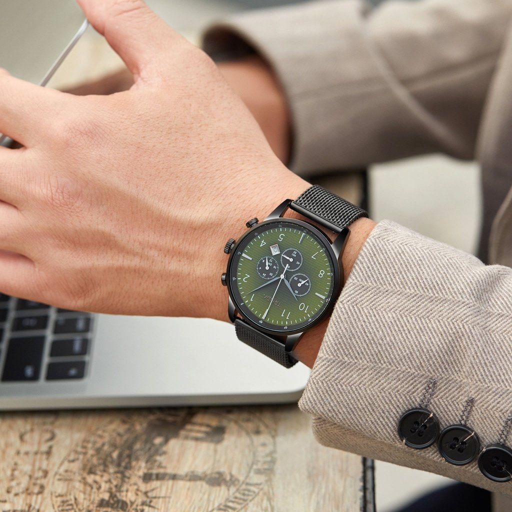 TRNDA STAINLESS STEEL MENS WATCH - TIMELESS BLACK & SEAWEED GREEN DIAL FASHION STATEMENT