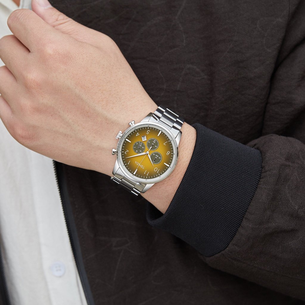 TRNDA STAINLESS STEEL MENS WATCH - TIMELESS STYLE WITH GRADIENT CEDAR BROWN DIAL