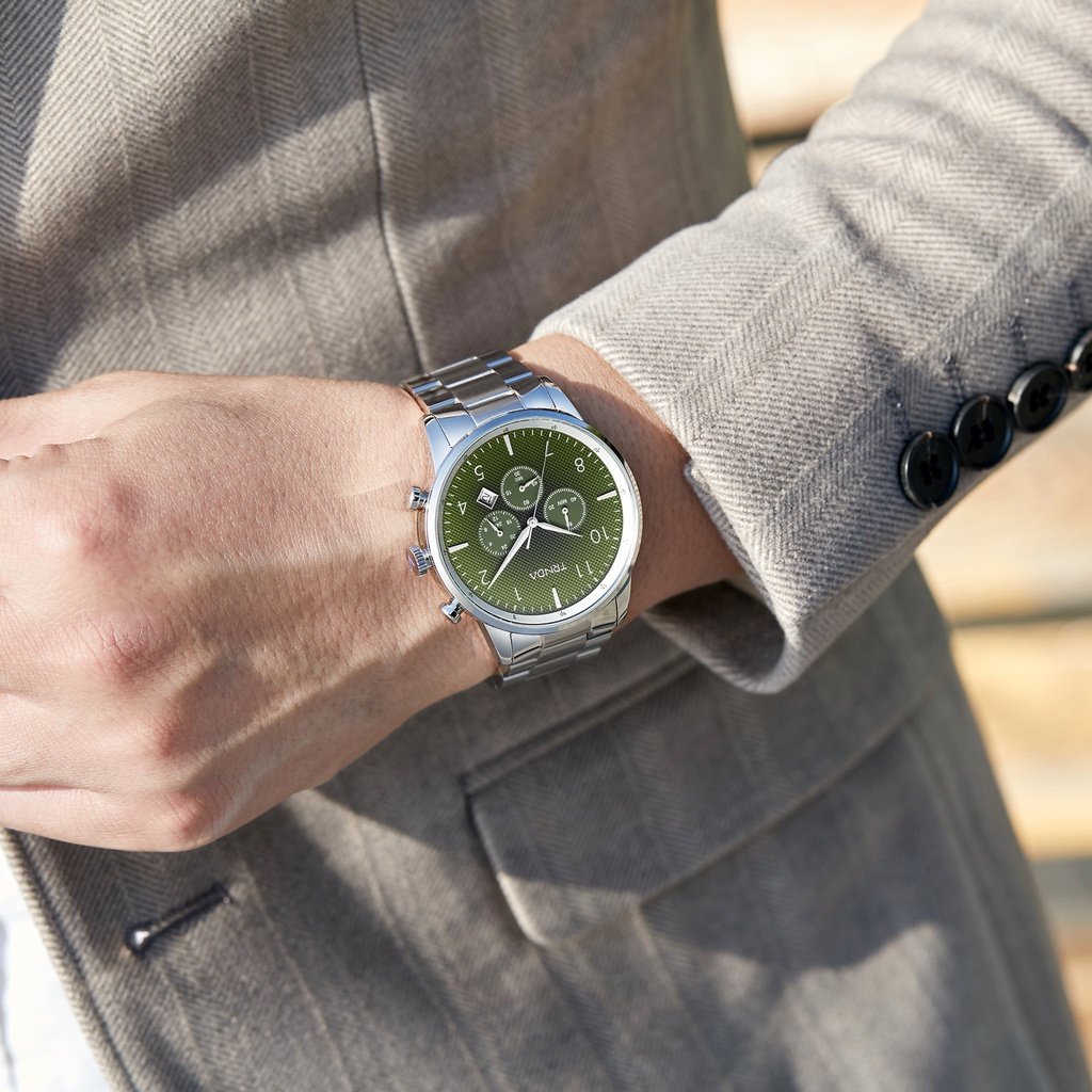 TRNDA STAINLESS STEEL MENS WATCH - ELEGANT SEAWEED GREEN DIAL - TIMELESS TRENDSETTER