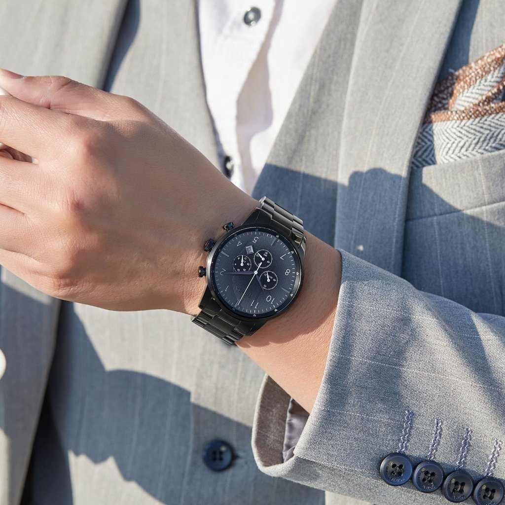 TRNDA STAINLESS STEEL BLACK DIAL MEN'S WATCH - TRENDY & TIMELESS STYLE