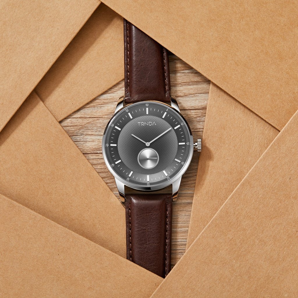 TRNDA MEN'S STAINLESS STEEL WATCH - ELEGANT GRADIENT DIAL & BROWN LEATHER BAND