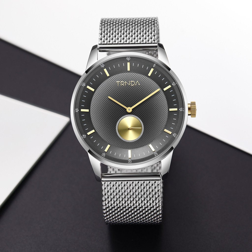 TRNDA TRENDY STAINLESS STEEL MEN'S WATCH - TIMELESS ELEGANCE WITH GRADIENT LIGHT GRAY DIAL